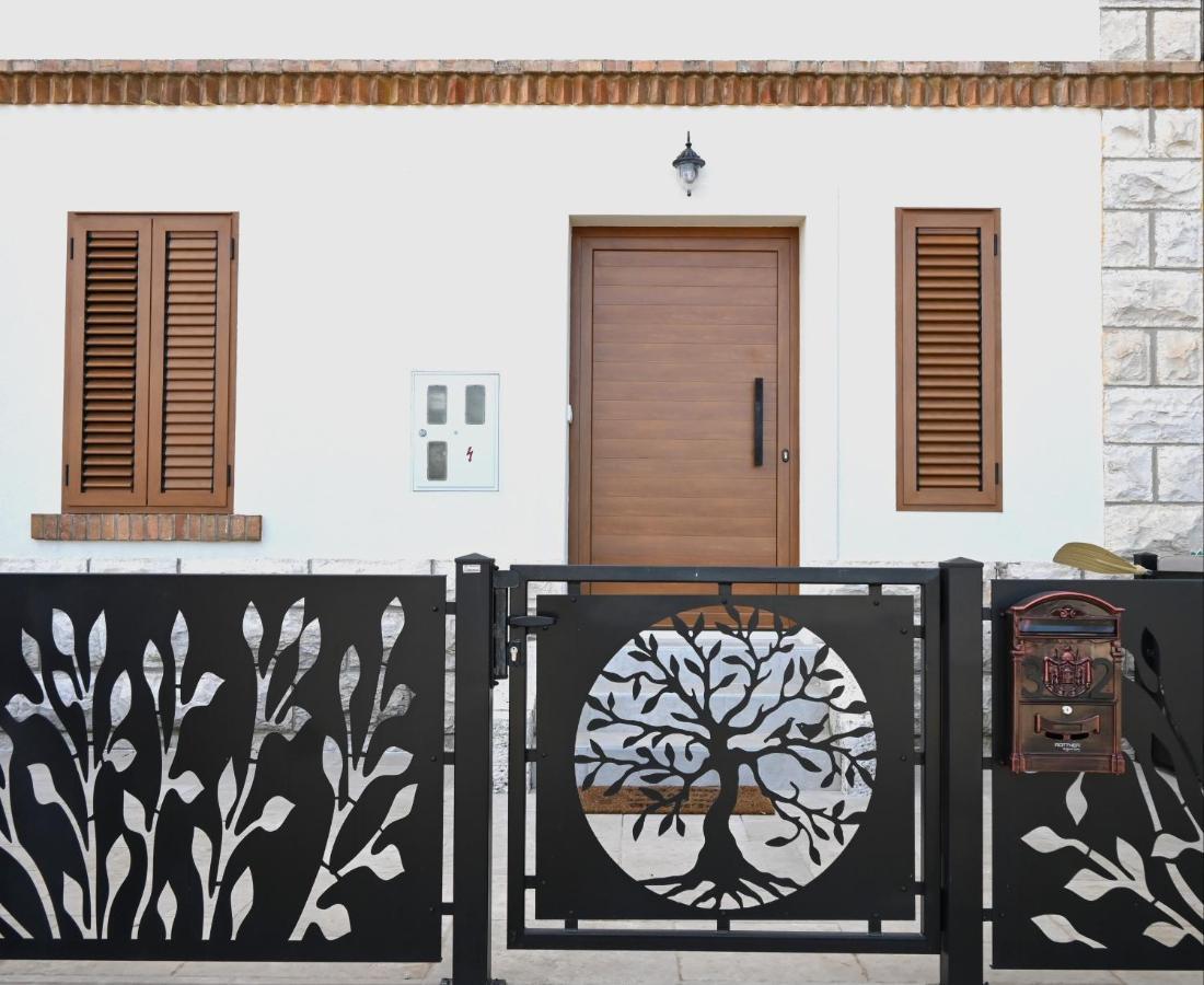 Boomerang - Holiday House With Sea View Dajla Exterior photo